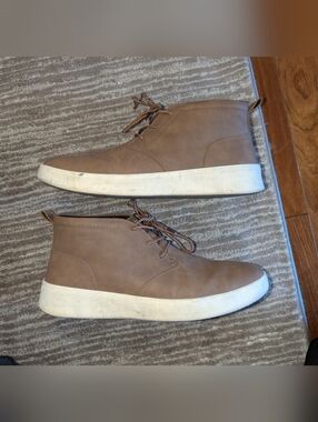 Men's Chukka Boot Sneaker IZOD